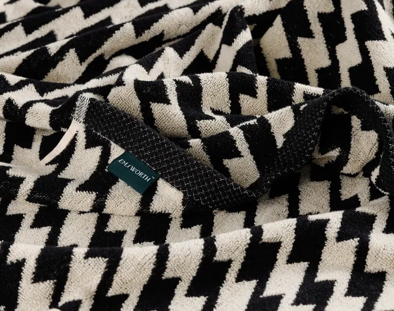 Onyx Harlequin jacquard towel